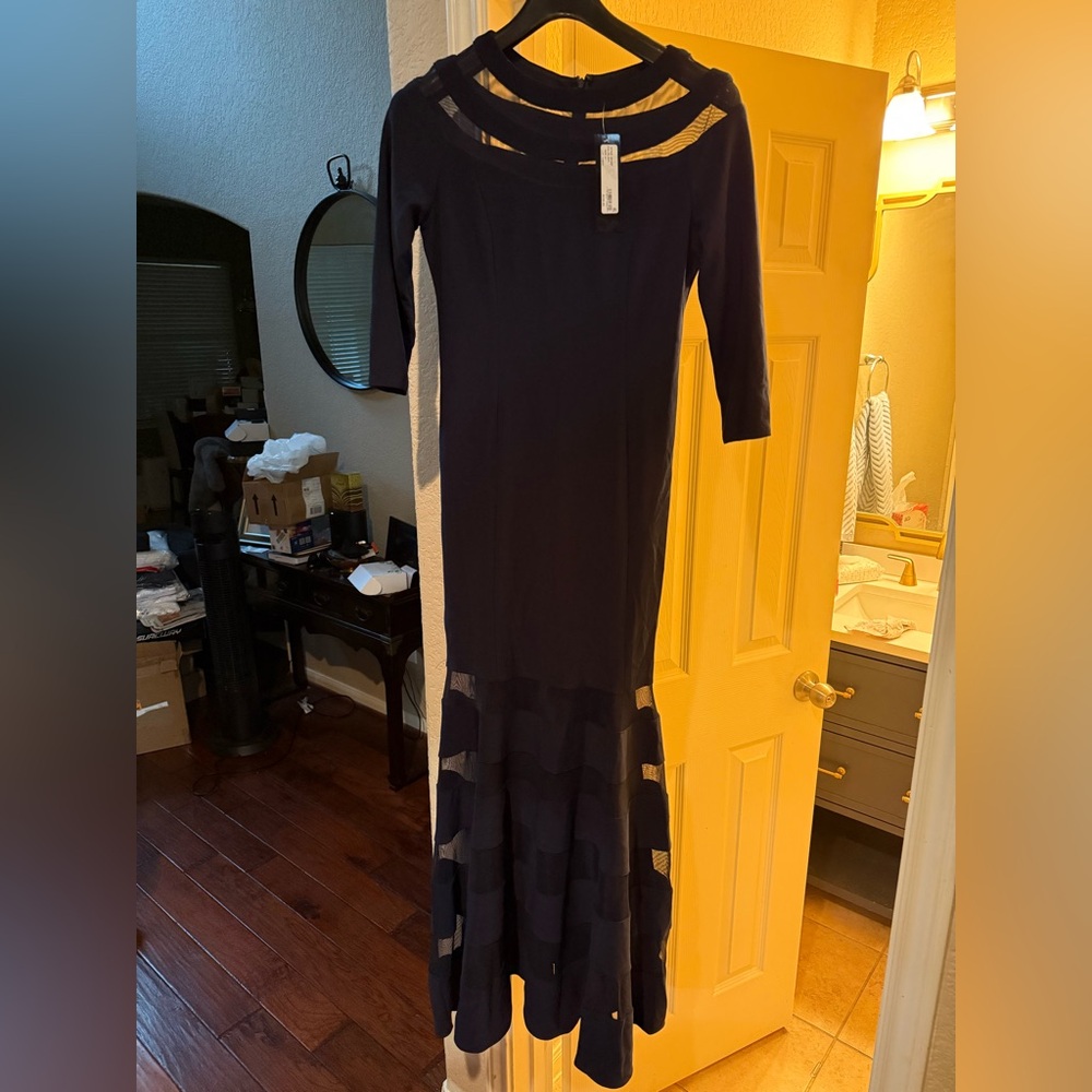 Escape Illusion Strap Mermaid Gown. Elegant Navy Blue Dress Size 6P